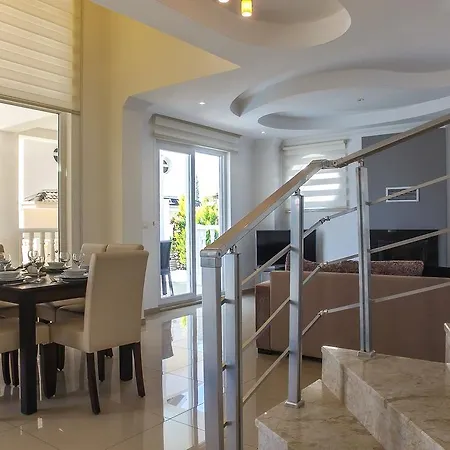 Villa Angel Devine Gold